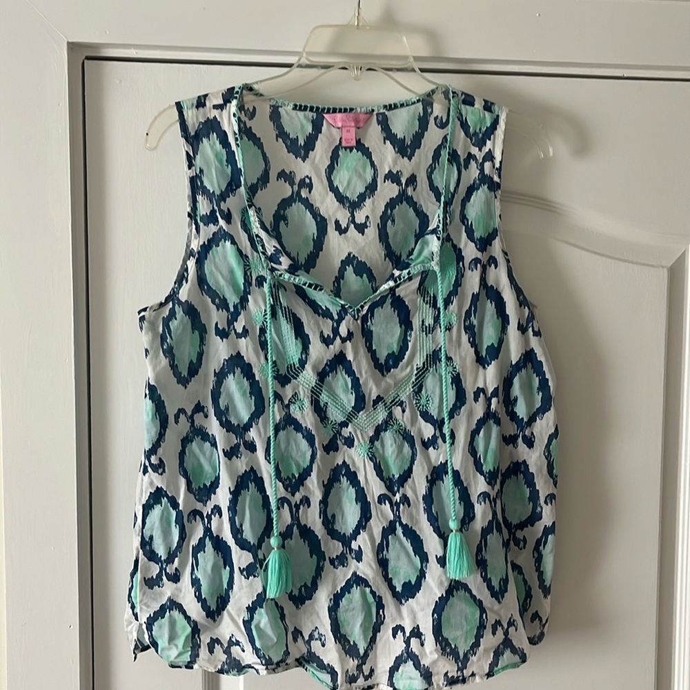 Lily Pulitzer sleeveless top. Medium. Blue, White and Green.